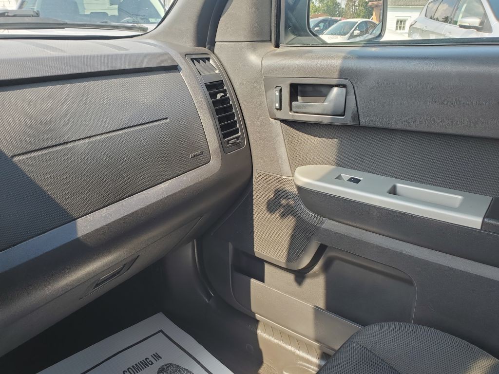 2010 Ford Escape Image 15