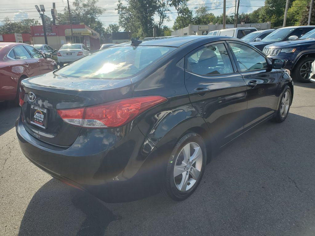 2013 Hyundai Elantra Image 5