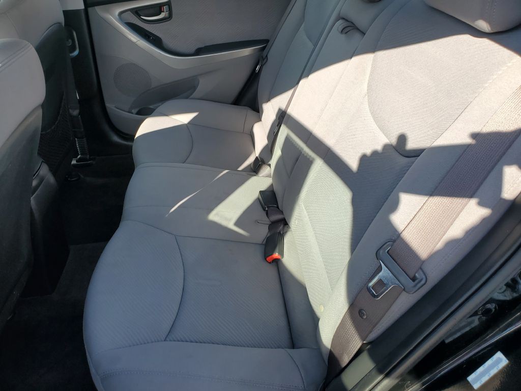 2013 Hyundai Elantra Image 11