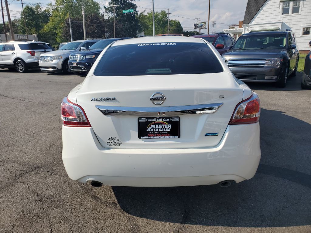 2013 Nissan Altima Image 4