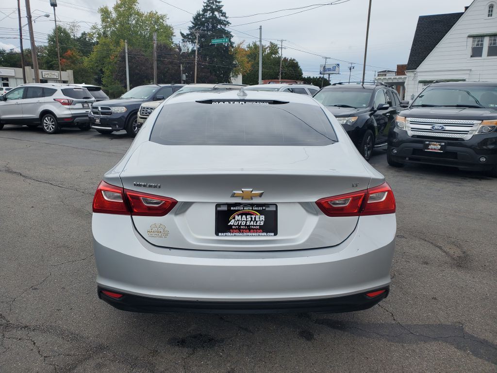 2017 Chevrolet Malibu Image 4