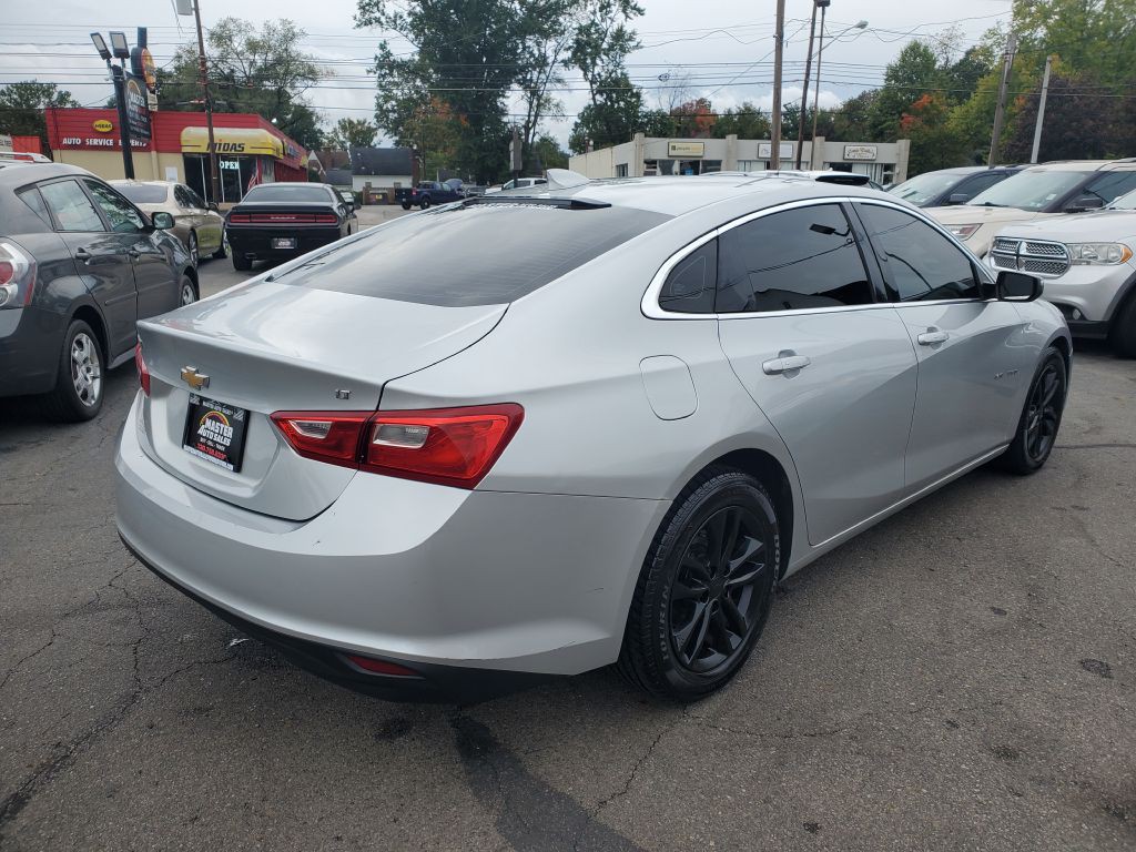2017 Chevrolet Malibu Image 5