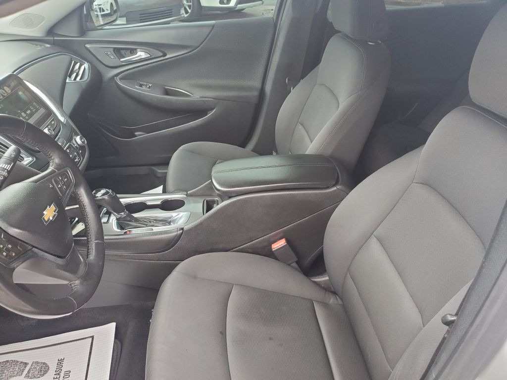 2017 Chevrolet Malibu Image 10
