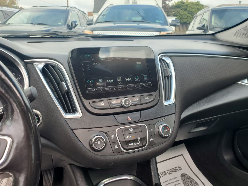 2018 Chevrolet Malibu Image 14
