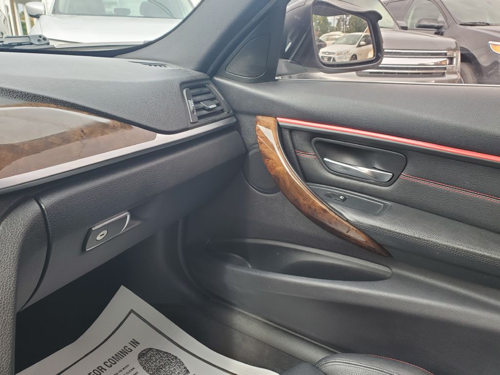 2015 BMW 3 Series Image 14