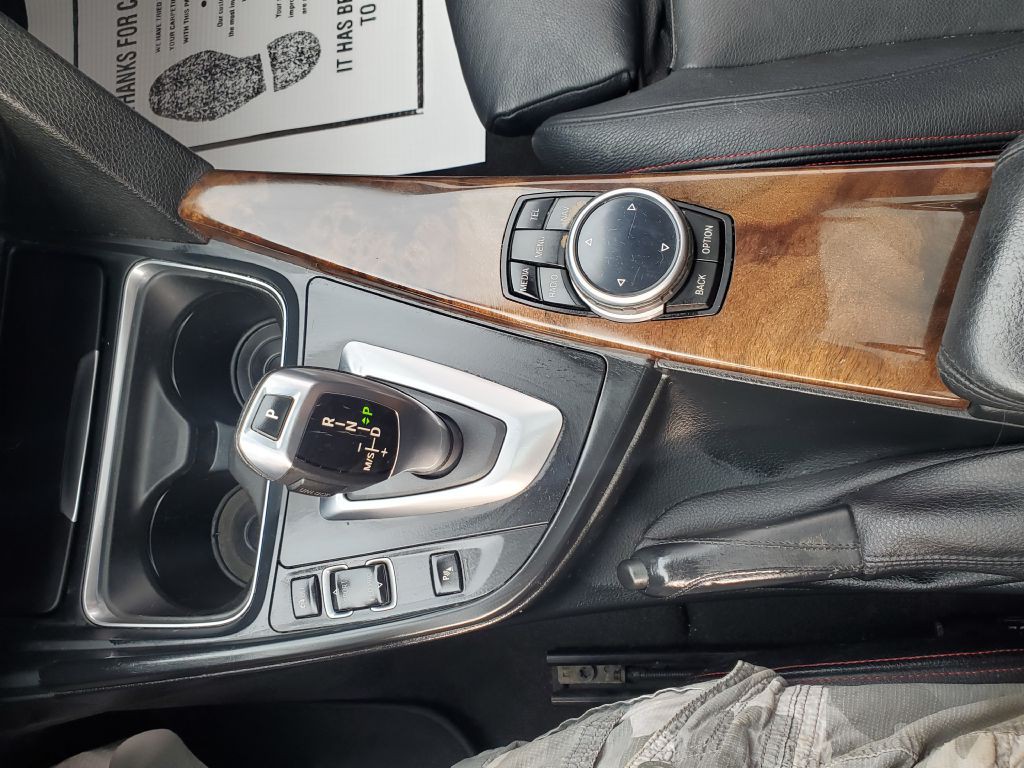 2015 BMW 3 Series Image 15