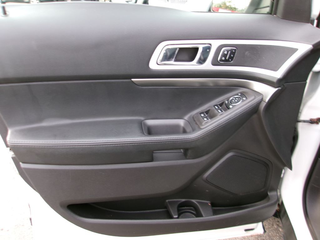 2015 Ford Explorer Image 9