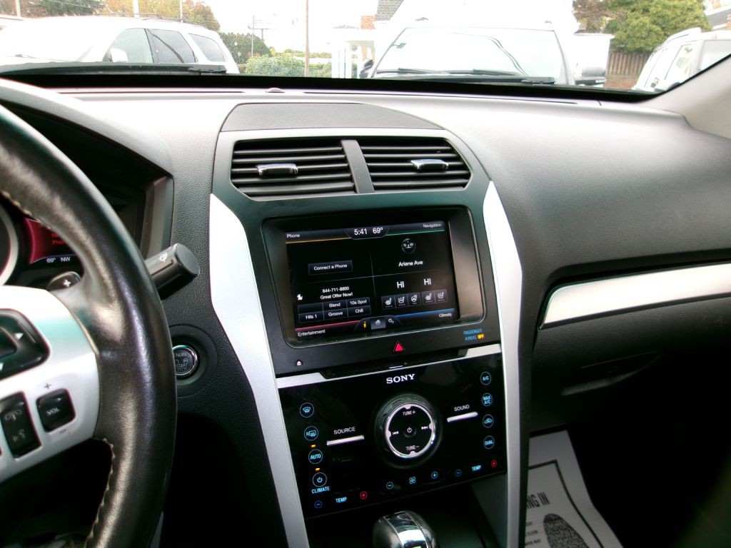 2015 Ford Explorer Image 15