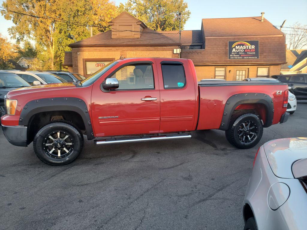 2013 GMC Sierra Image 2