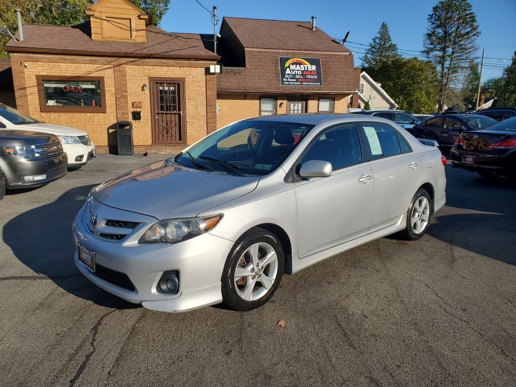 2011 Toyota Corolla Image 1