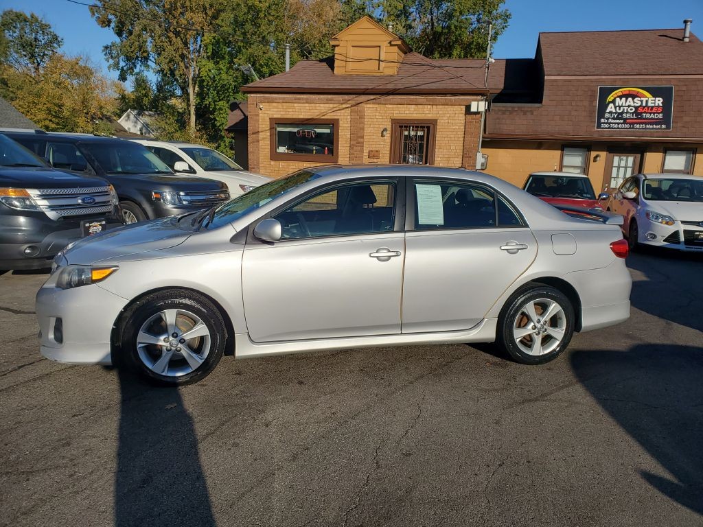 2011 Toyota Corolla Image 2