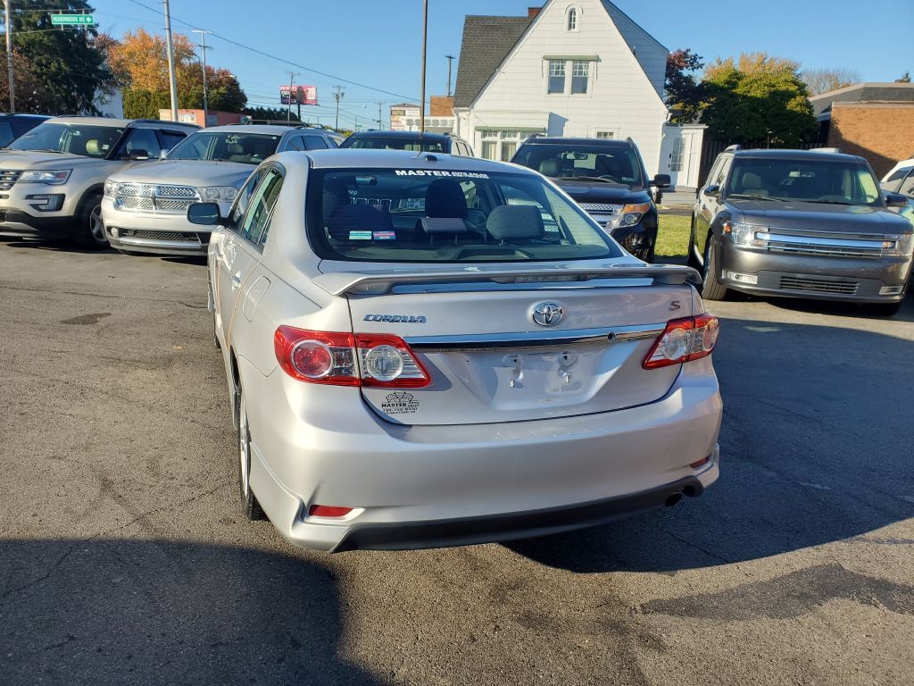 2011 Toyota Corolla Image 4