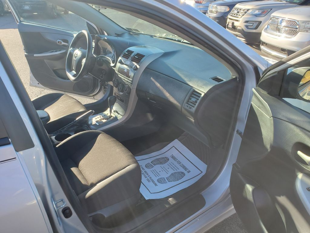 2011 Toyota Corolla Image 13