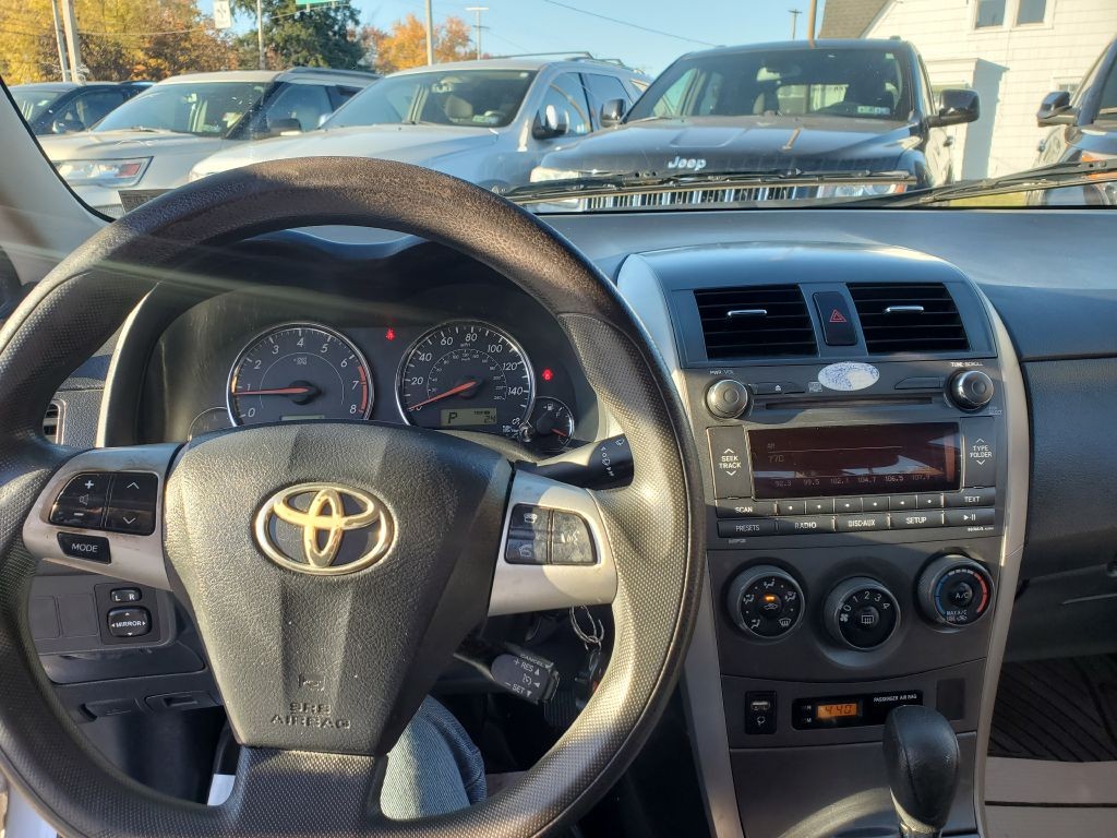 2011 Toyota Corolla Image 14