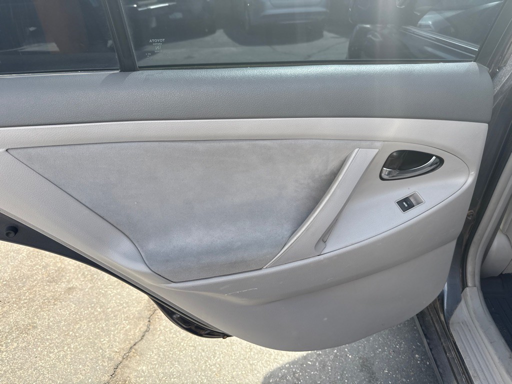 2011 Toyota Camry Image 30