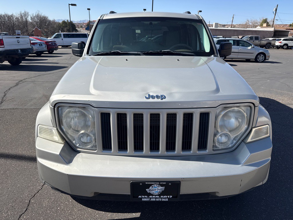 2009 Jeep Liberty Image 2