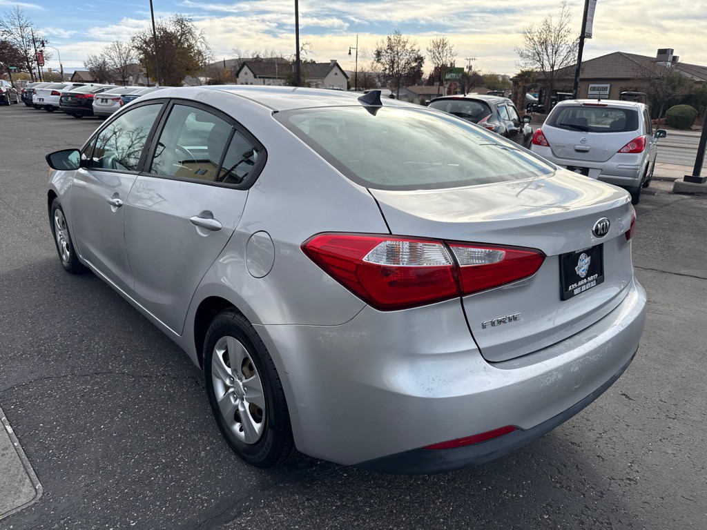 2016 Kia Forte Image 4