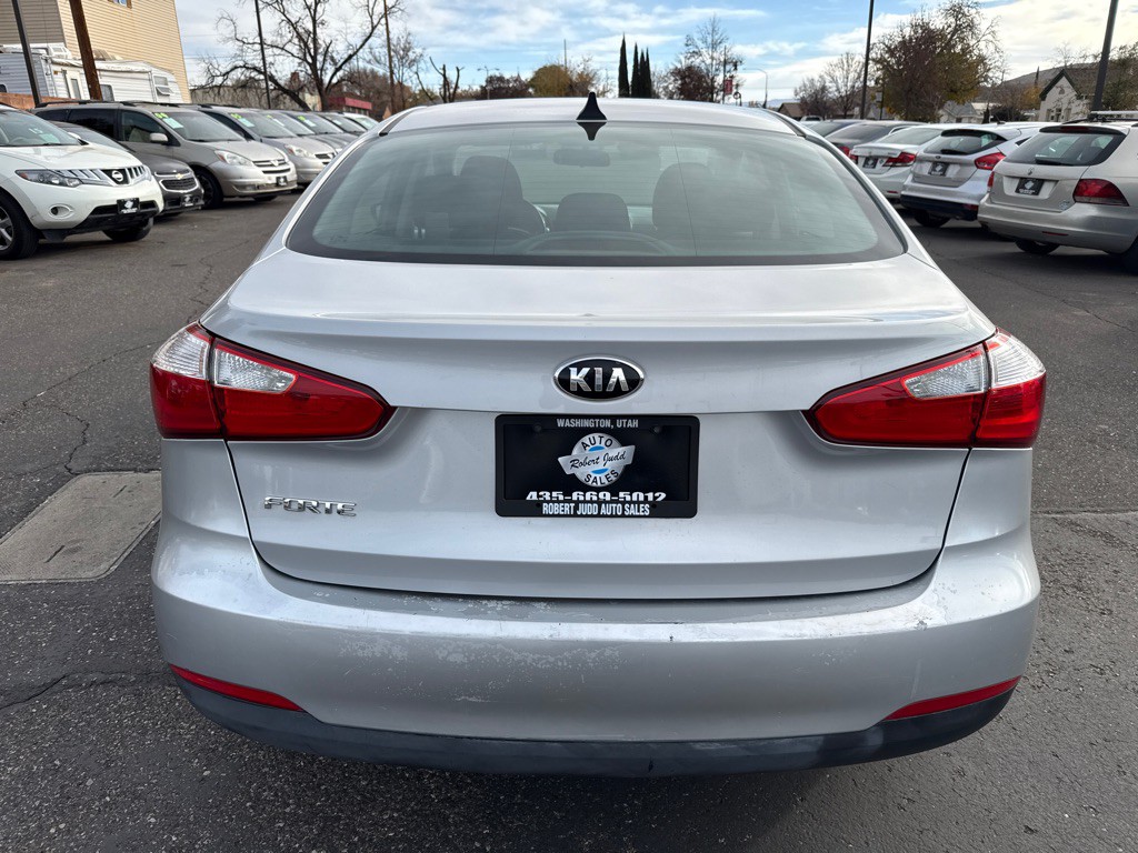 2016 Kia Forte Image 5