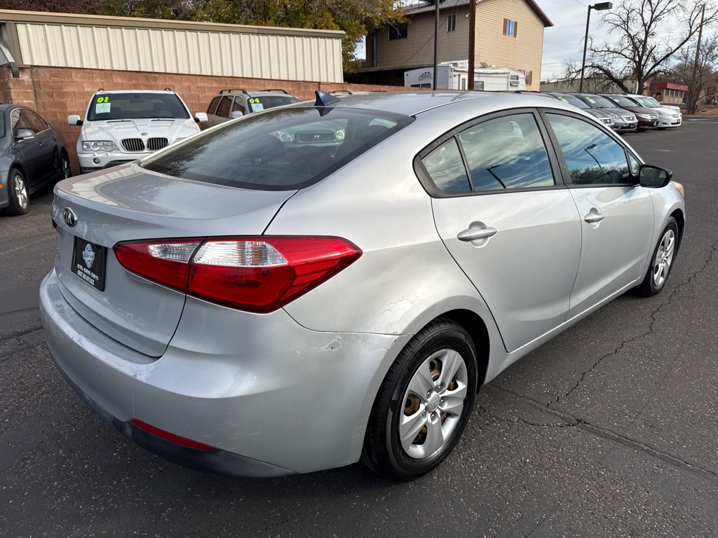 2016 Kia Forte Image 6