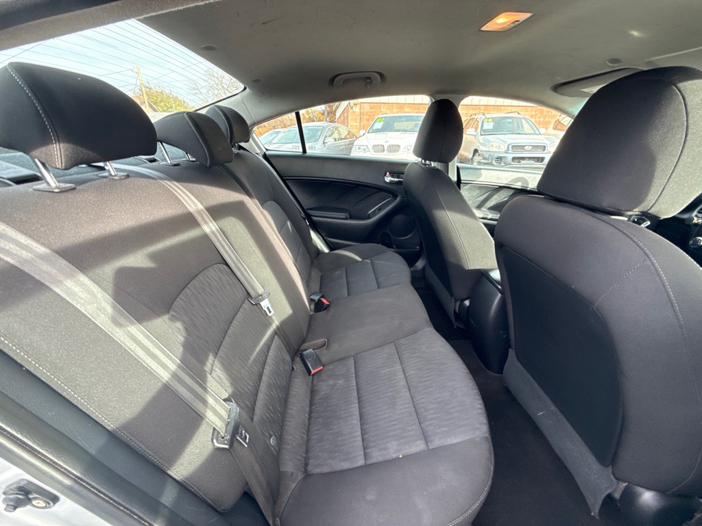 2016 Kia Forte Image 12