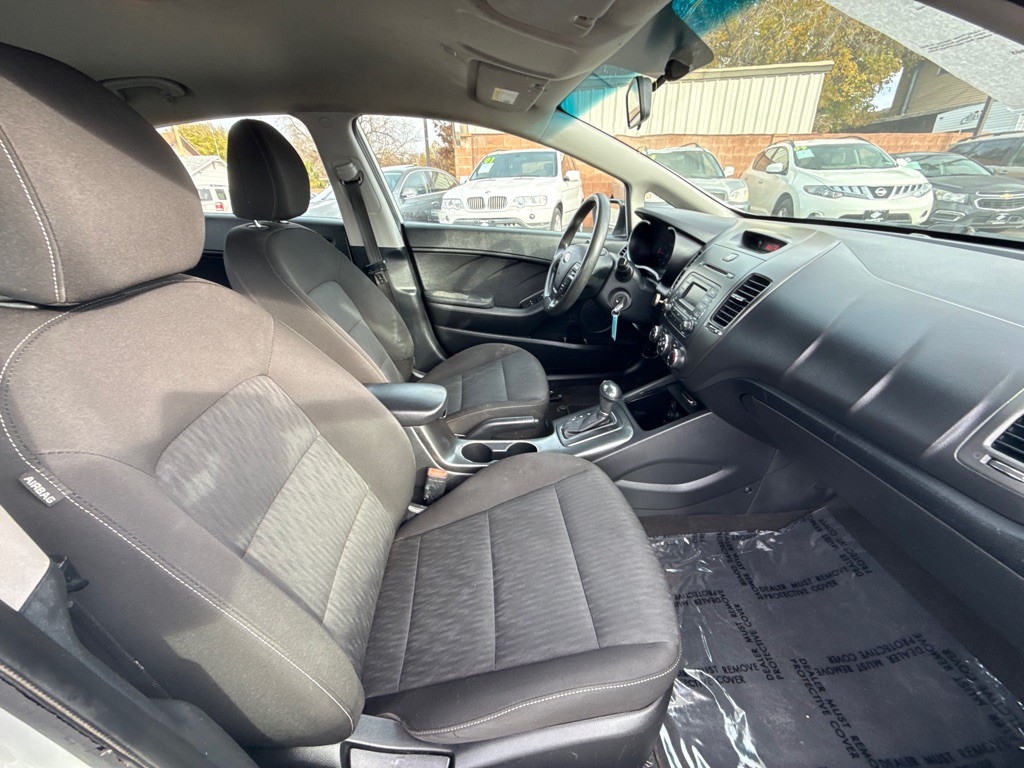 2016 Kia Forte Image 14