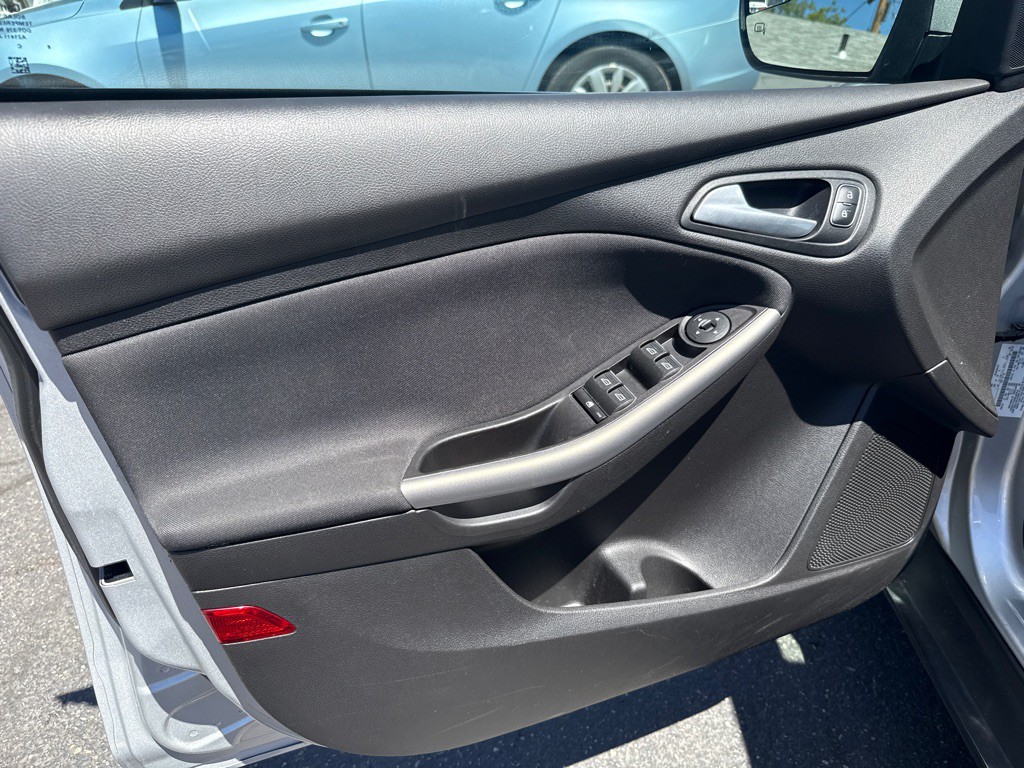 2018 Ford Focus Image 8