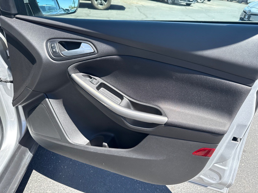 2018 Ford Focus Image 16