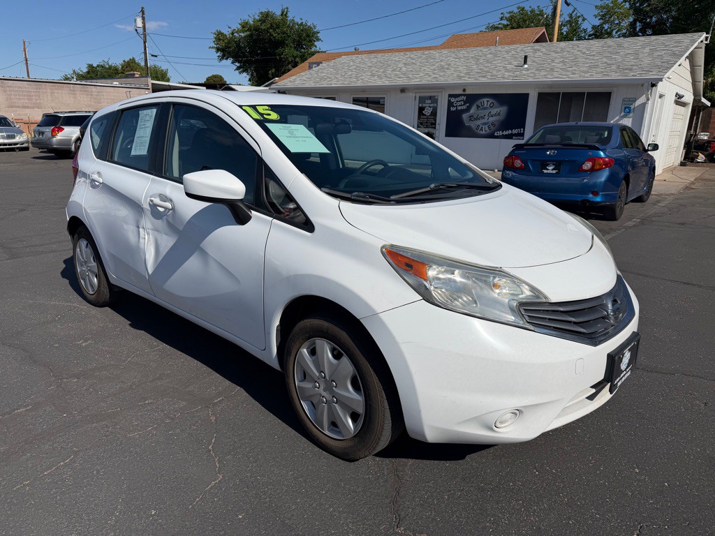 2015 Nissan Versa Image 1