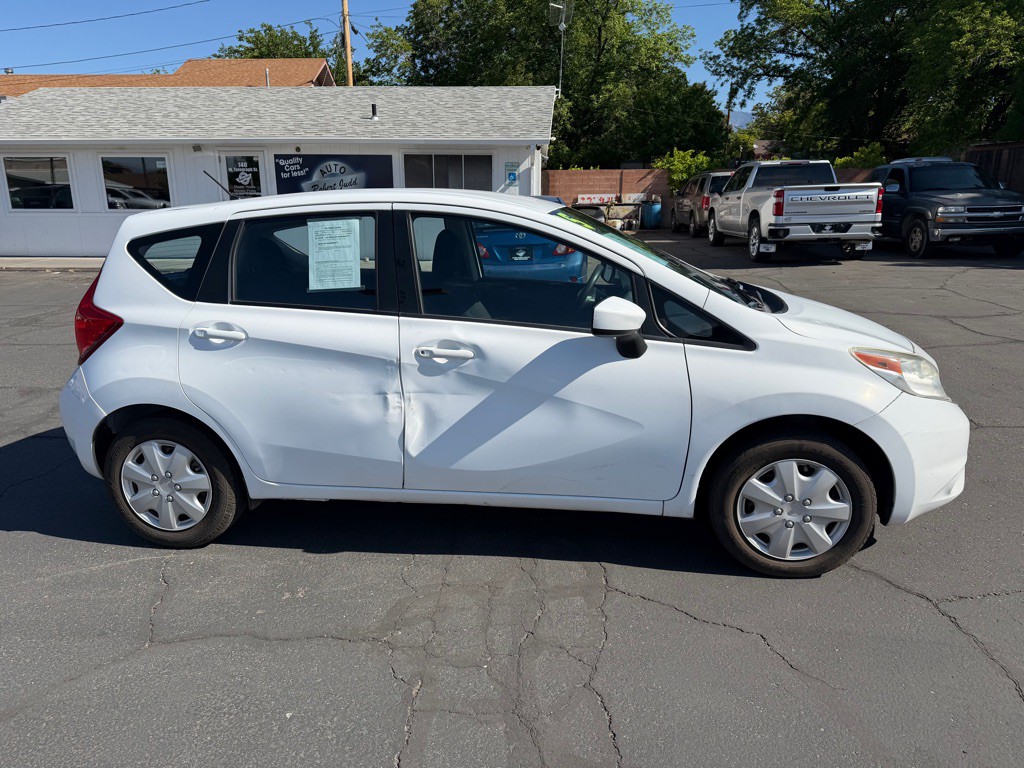 2015 Nissan Versa Image 2