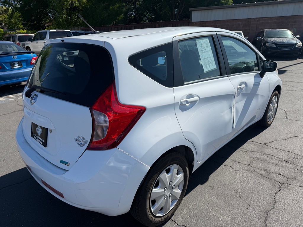 2015 Nissan Versa Image 3
