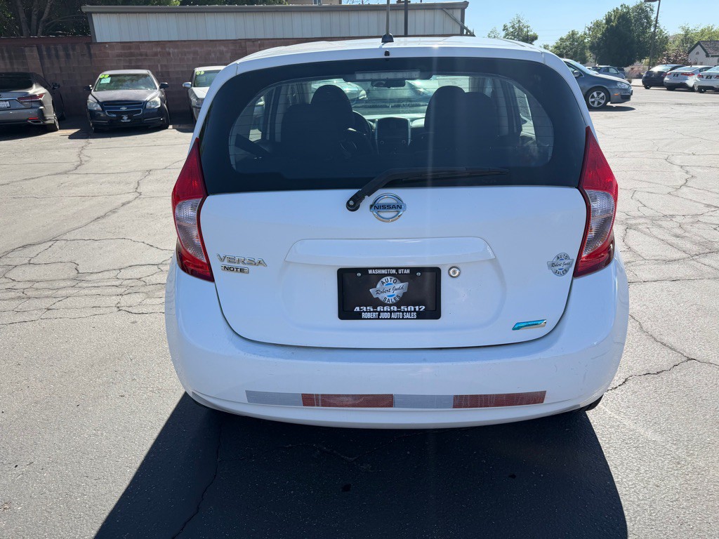 2015 Nissan Versa Image 4
