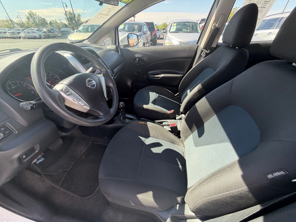 2015 Nissan Versa Image 9