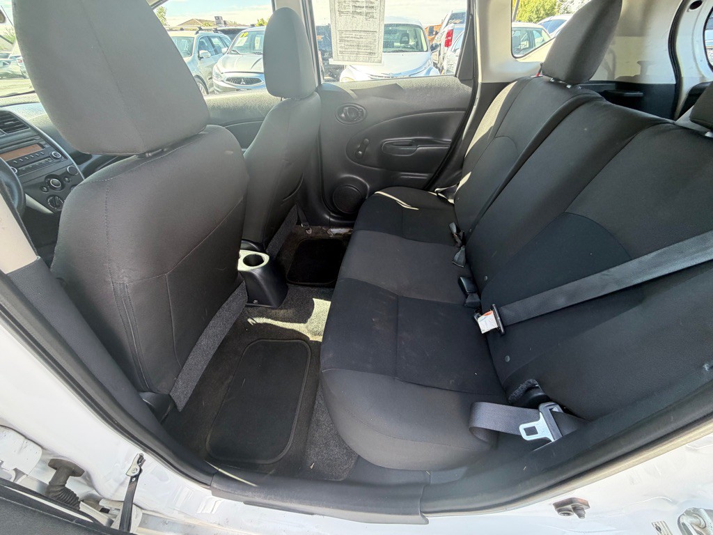 2015 Nissan Versa Image 10