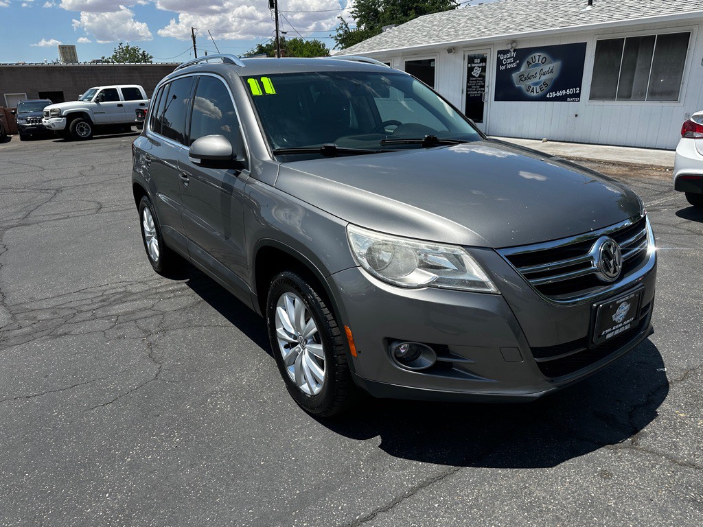 2011 Volkswagen Tiguan Image 1