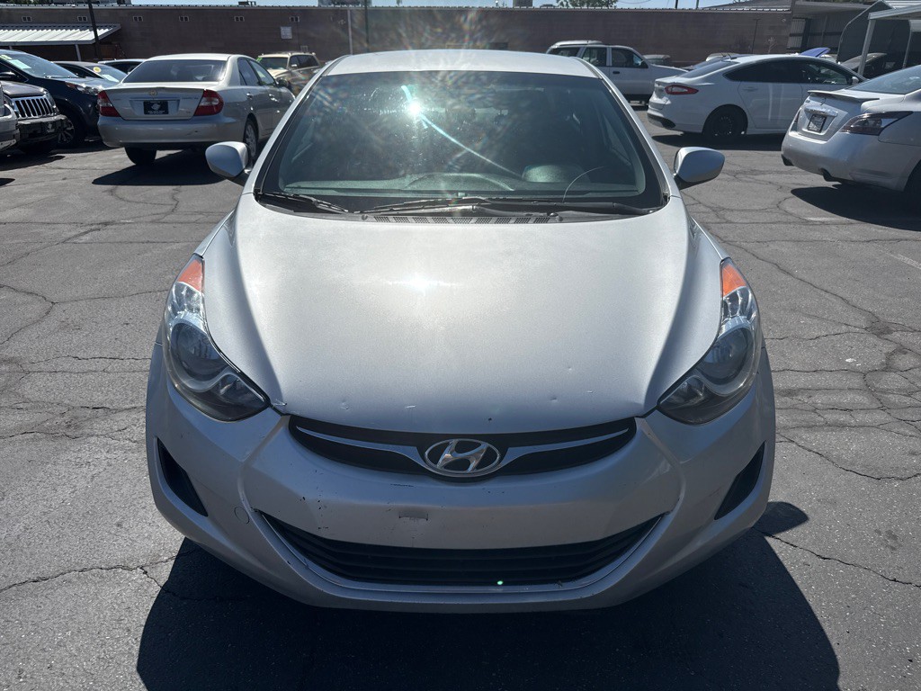 2013 Hyundai Elantra Image 2