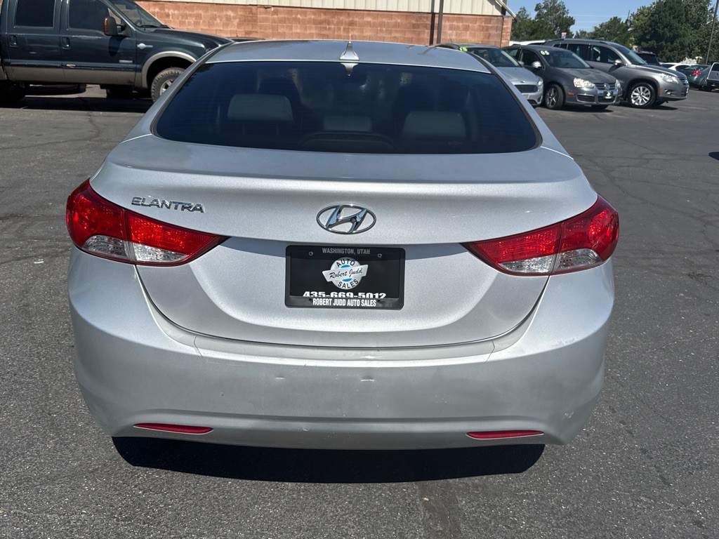 2013 Hyundai Elantra Image 5