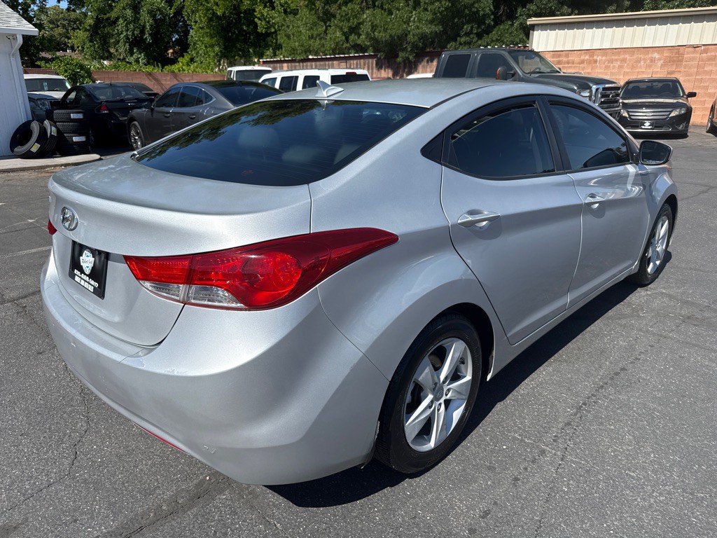 2013 Hyundai Elantra Image 6
