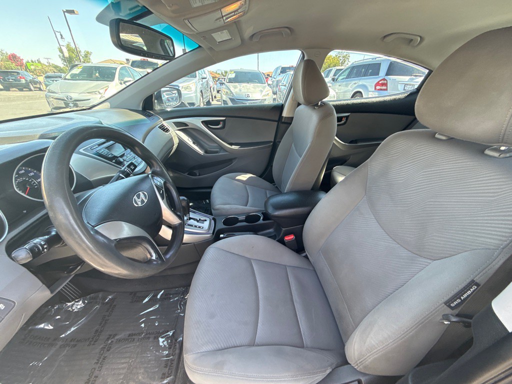 2013 Hyundai Elantra Image 7
