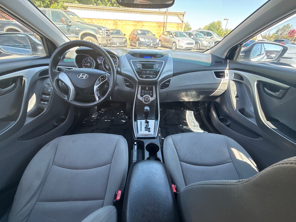2013 Hyundai Elantra Image 11