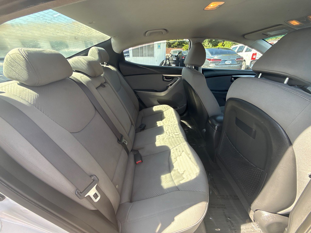 2013 Hyundai Elantra Image 13