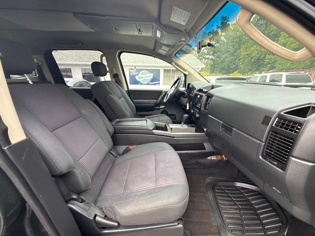 2008 Nissan Titan Image 15