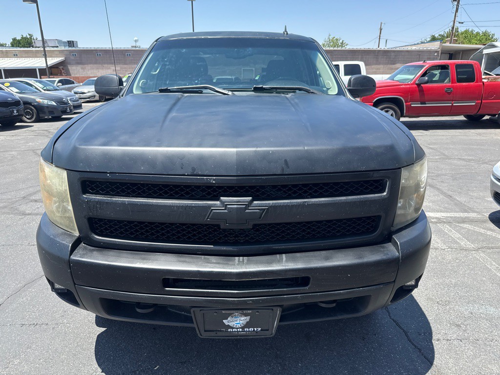 2011 Chevrolet Silverado 1500 Image 2