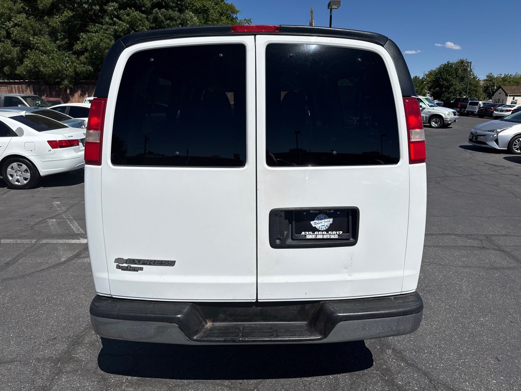 2014 Chevrolet Express Image 5