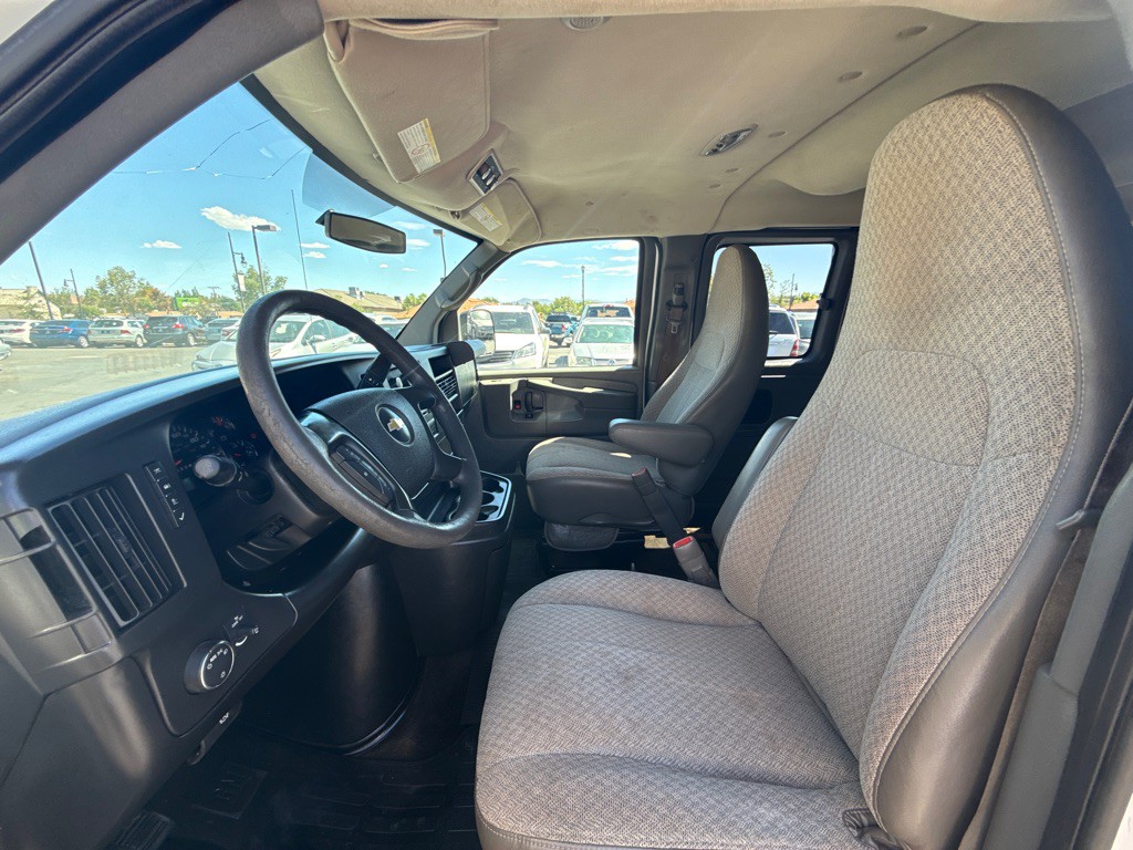 2014 Chevrolet Express Image 8