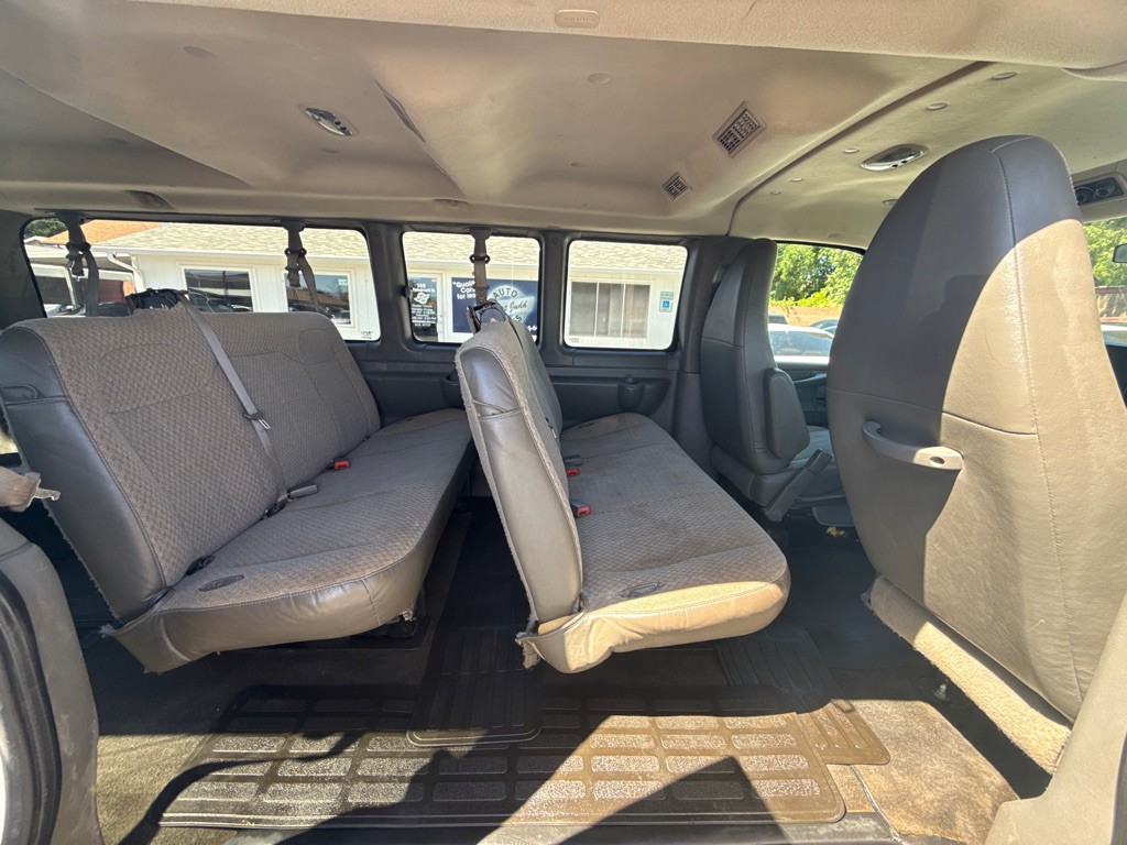 2014 Chevrolet Express Image 12