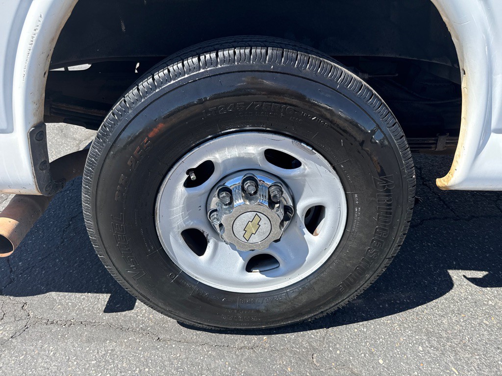 2014 Chevrolet Express Image 17