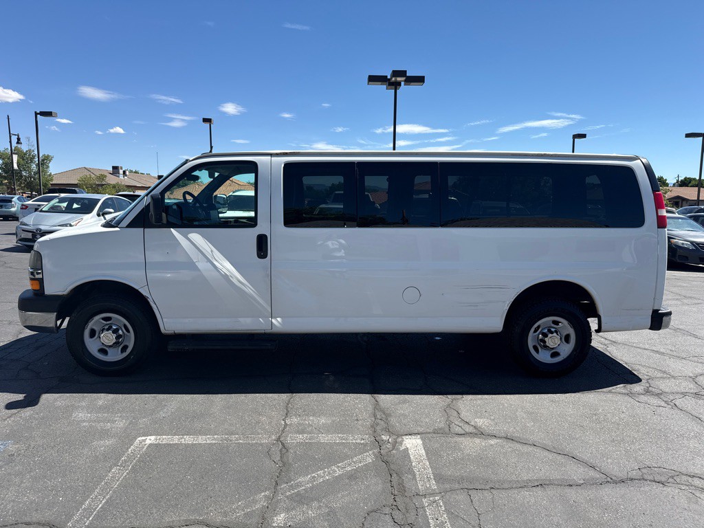 2014 Chevrolet Express Image 18
