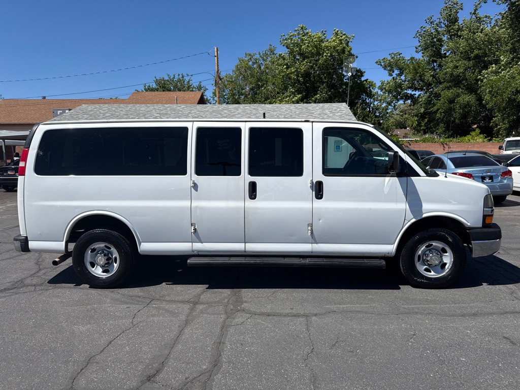 2014 Chevrolet Express Image 19