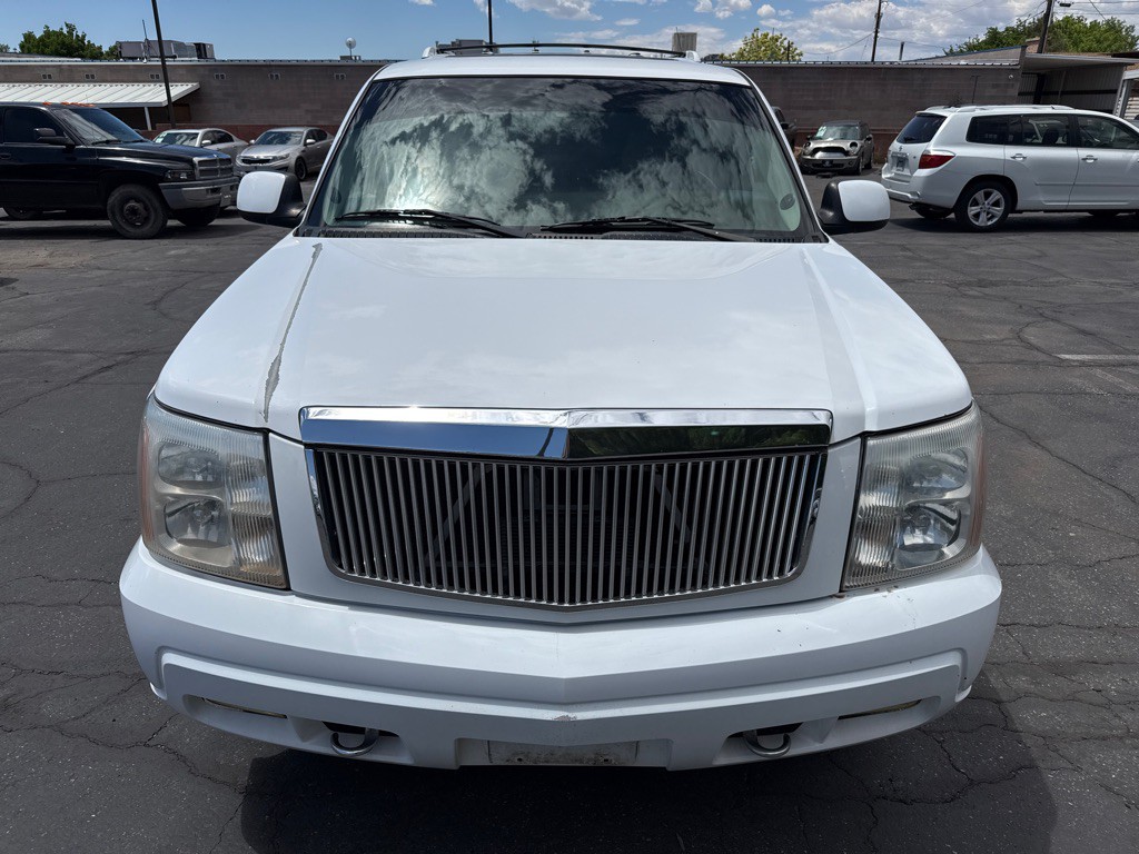 2002 Cadillac Escalade Image 2