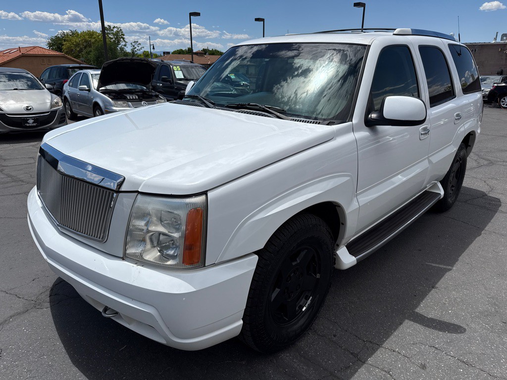 2002 Cadillac Escalade Image 3